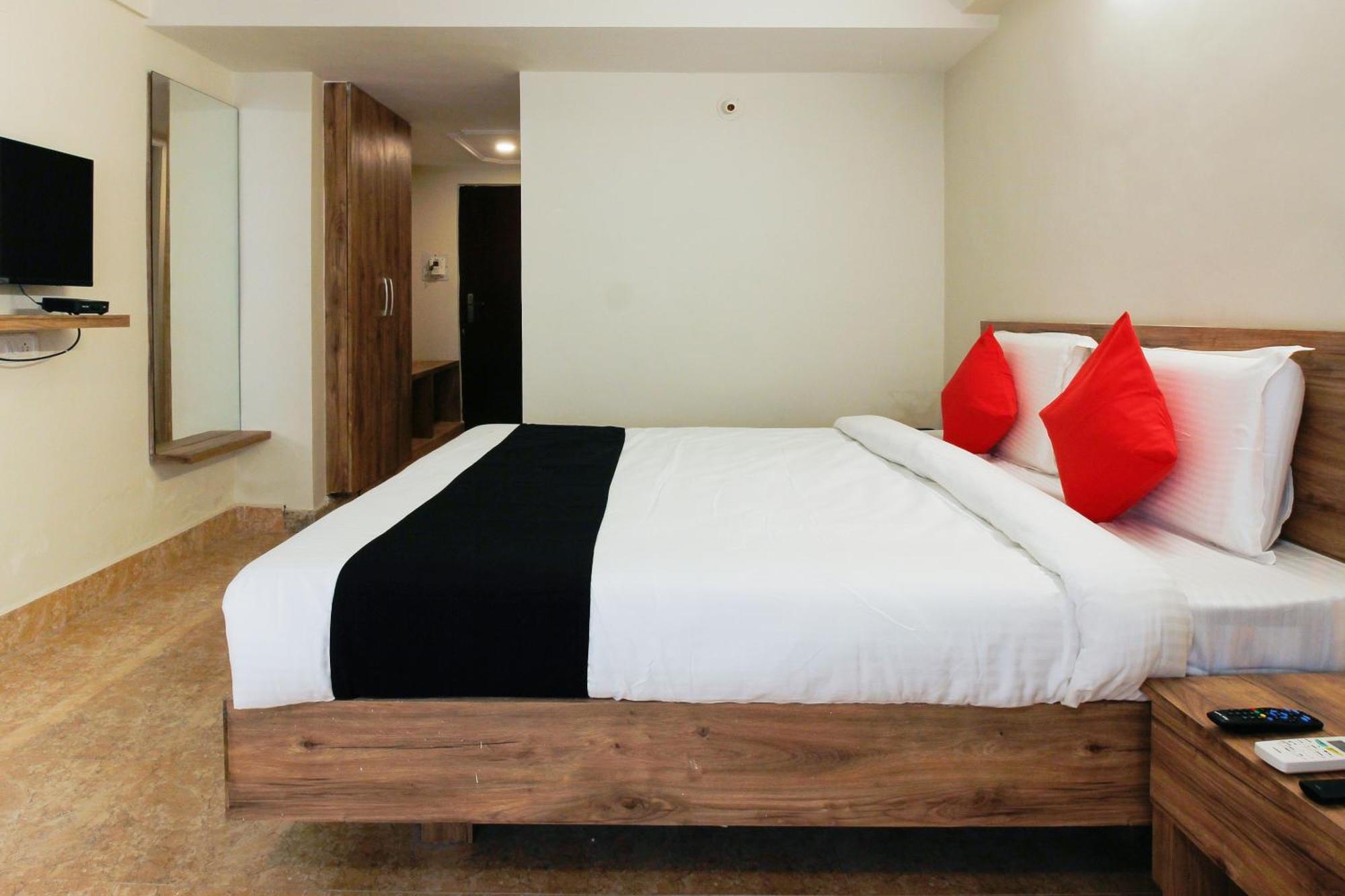 Capital O Sri Suprabhat Grand Near Kachiguda Railway Station 하이데라바드 외부 사진